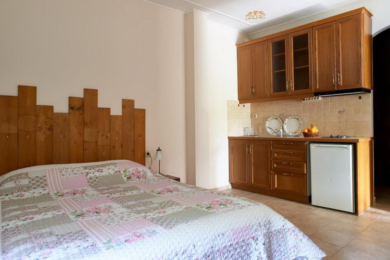 Triantafillies Guesthouse Portaria  Ngoại thất bức ảnh